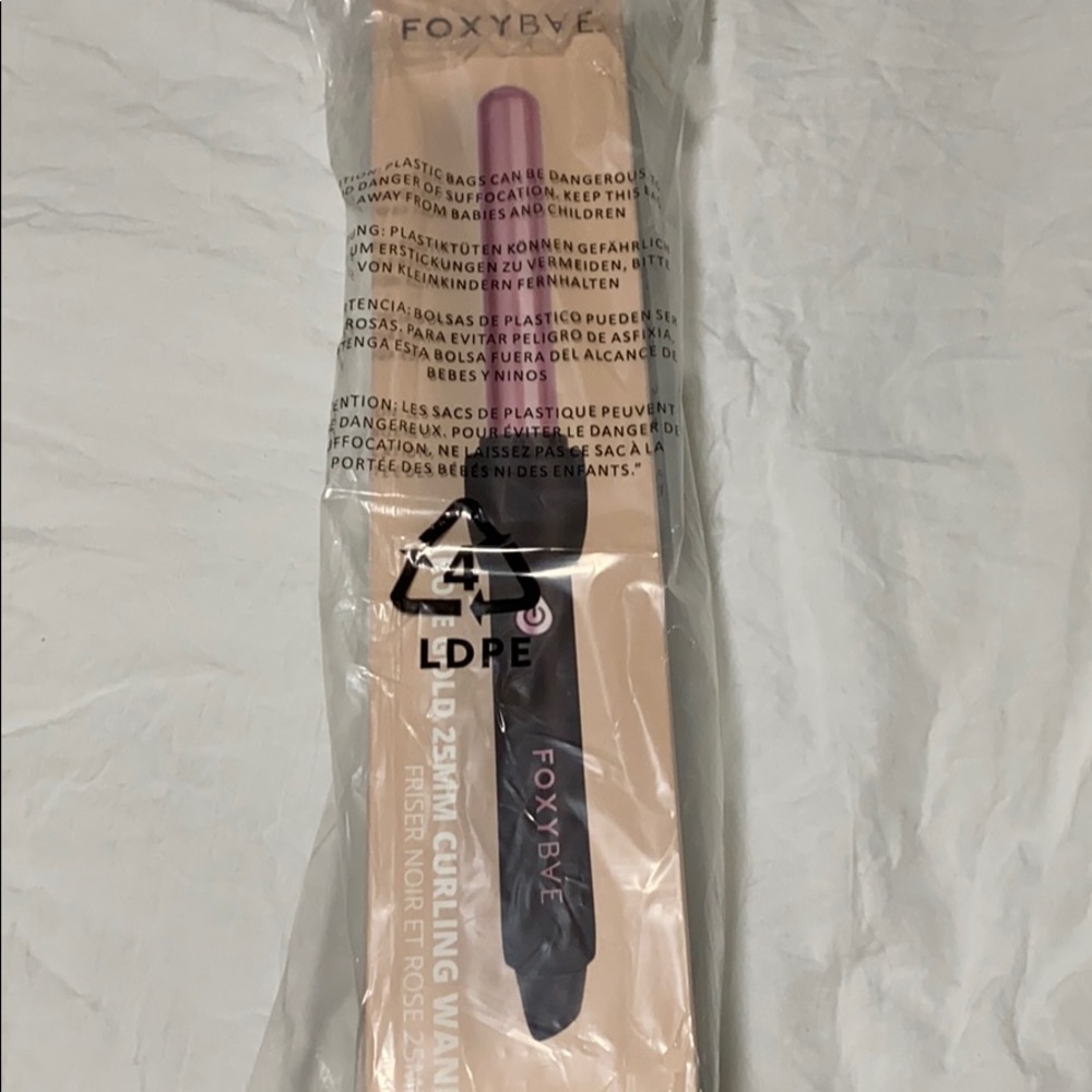 brand new unopened foxybae curling wand